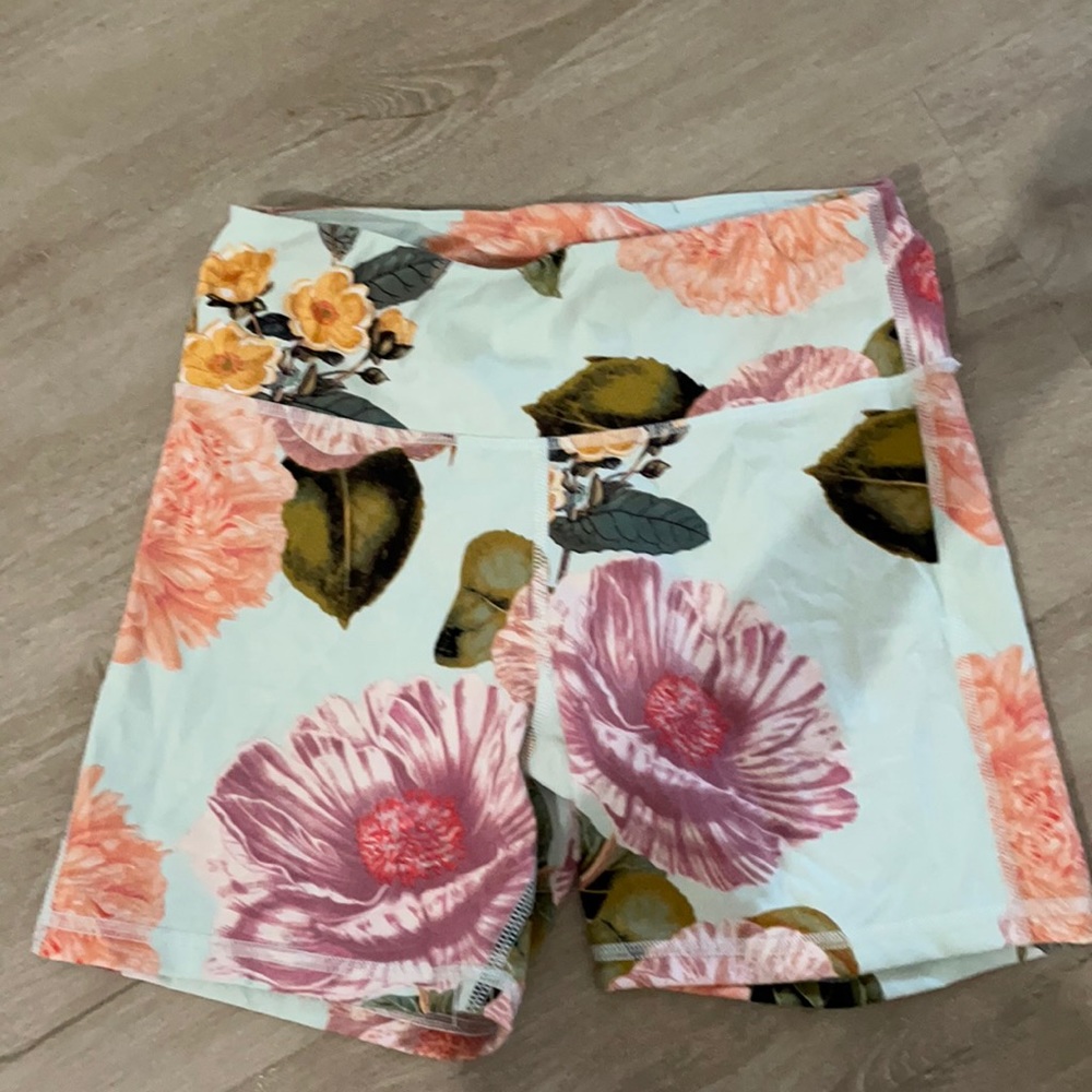Body glove work out shorts